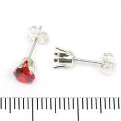 Örstickare med snäppinfattning för runda 5 mm stenar sterling silver