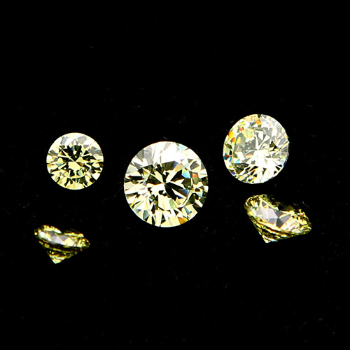 Cubic zircon rund ljus peridotgrön 2 mm