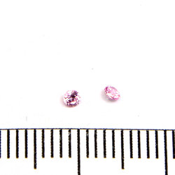 Cubic zircon rund rosa (kall/blåtonad) 2 mm