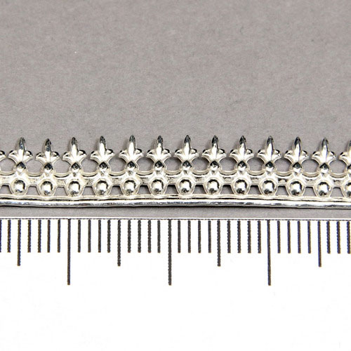 Mönstrad silversarg små franska liljor 7,62 mm sterling silver